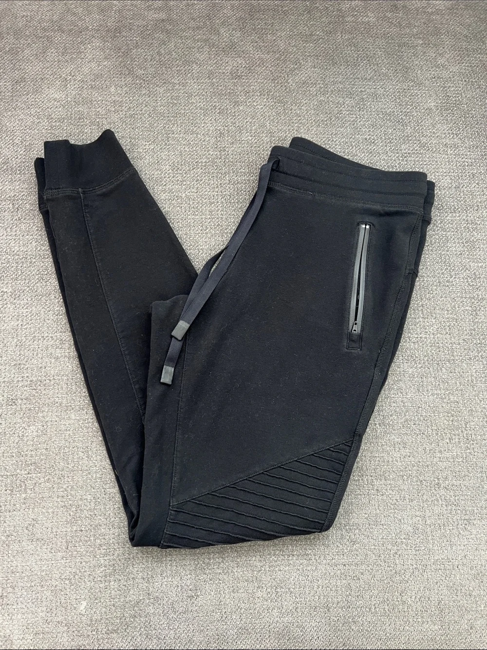 ALO Yoga Women’s Black Ribbed Knee Detail Joggers